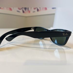 Black Ray-Ban Wayfarers with Case and Cleaning Cloth